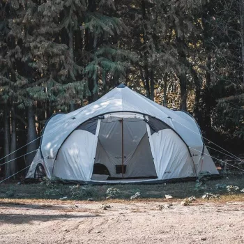Luxury Spherical Tent: Weather-Ready, All-Season Comfort
